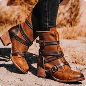 Rare Free Birds Canyon Buckle Strap Boots Size 8 Western Distress Barn Women